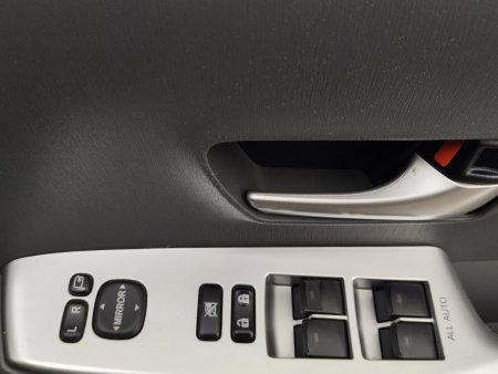 2013 Toyota Prius - photo 11