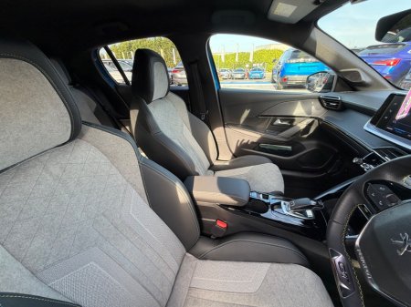 2021 Peugeot 208 - photo 16
