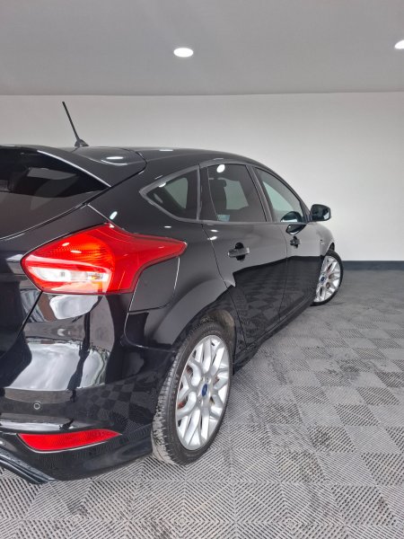 2017 Ford Focus - photo 12