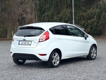 2015 Ford Fiesta - photo 2