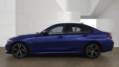 2023 BMW 3-Series - photo 8