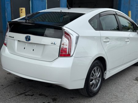 2015 Toyota Prius - photo 4