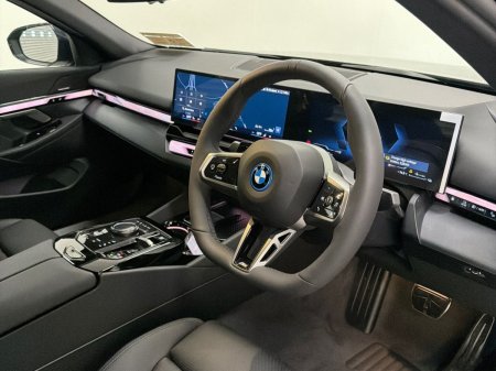 2026 BMW 5-Series - photo 6
