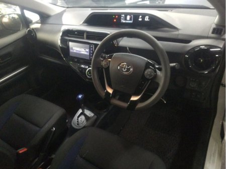 2020 Toyota Aqua - photo 5