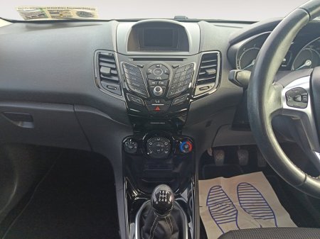 2015 Ford Fiesta - photo 12