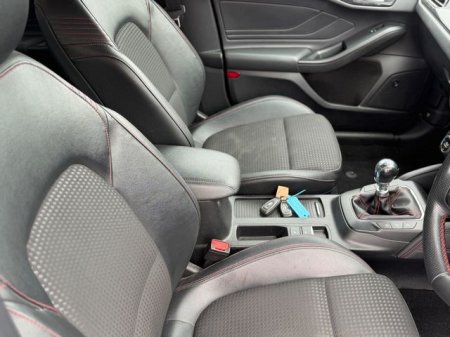 2020 Ford Focus - photo 13