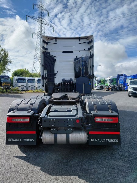 2024 Renault T-High - photo 5