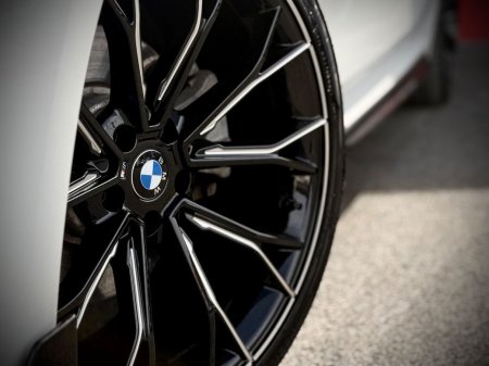 2025 BMW 3-Series - photo 24