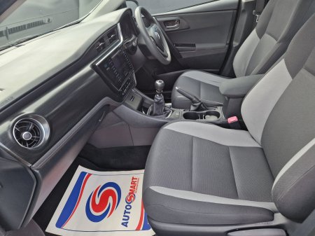 2016 Toyota Auris - photo 9