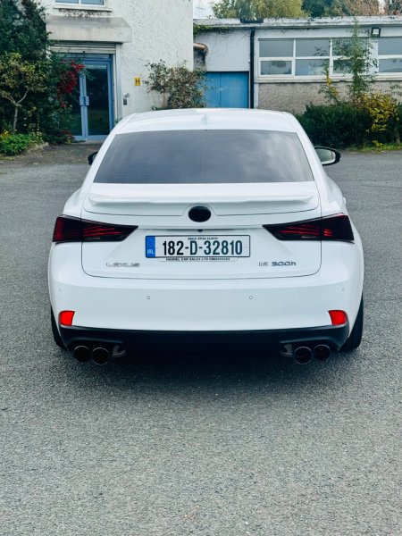 2018 Lexus IS - photo 10