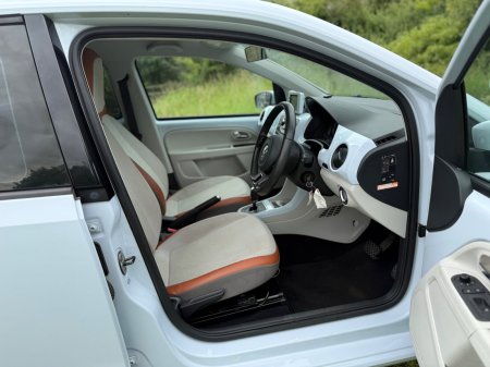 2013 Volkswagen up! - photo 16