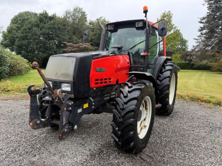 2004 Valtra 8050 - photo 2