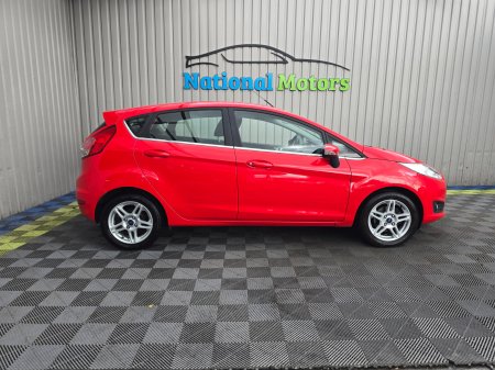 2014 Ford Fiesta - photo 2