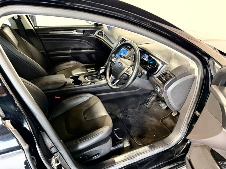 2021 Ford Mondeo - photo 8