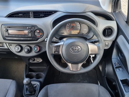 2015 Toyota Yaris - photo 19