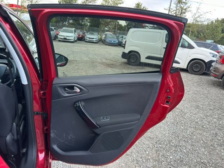 2017 Peugeot 208 - photo 11