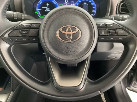 2025 Toyota Yaris Cross - photo 18
