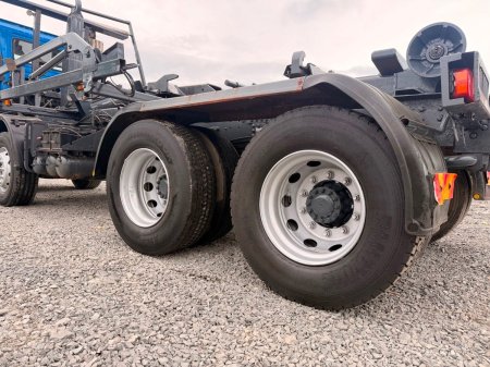 2009 Volvo FM - photo 12