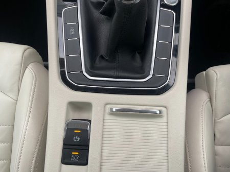 2019 Volkswagen Passat - photo 16