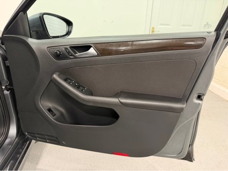 2016 Volkswagen Jetta - photo 27