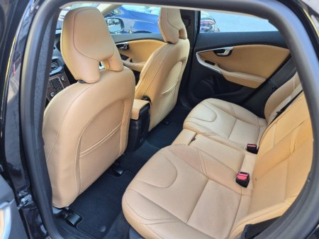 2020 Volvo V40 - photo 16