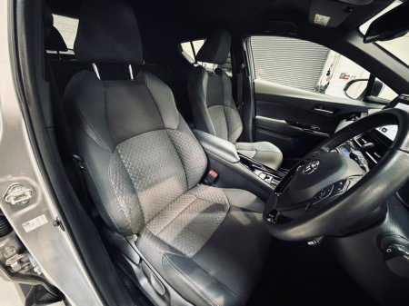 2023 Toyota C-HR - photo 9
