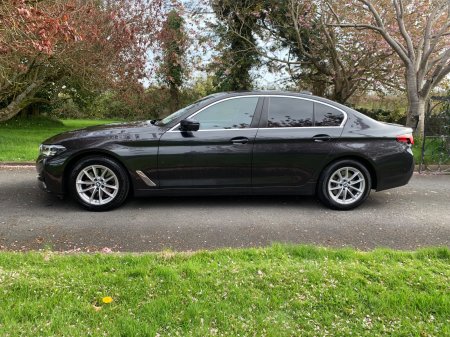 2023 BMW 5-Series - photo 2
