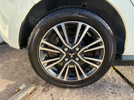 2019 Mitsubishi Mirage - photo 3