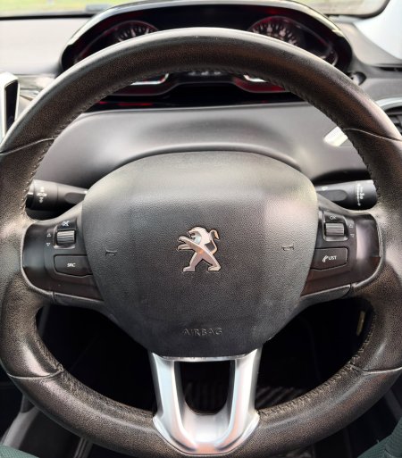 2015 Peugeot 208 - photo 4