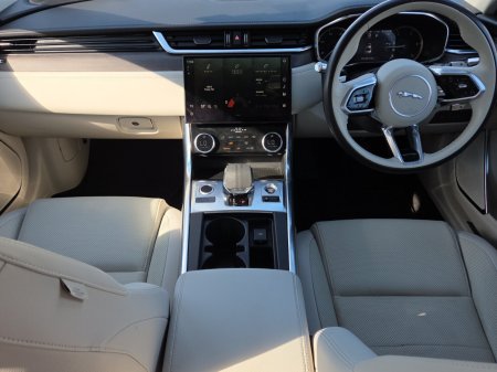 2021 Jaguar XF - photo 10