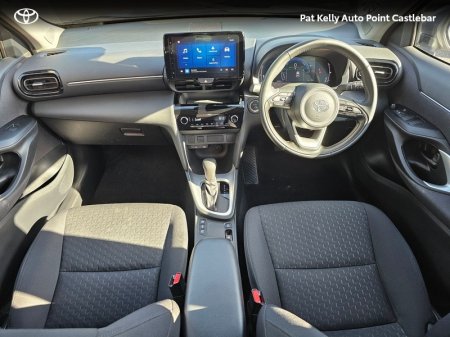 2025 Toyota Yaris Cross - photo 8