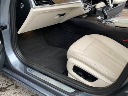 2020 BMW 5-Series - photo 26