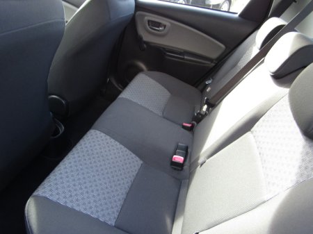 2015 Toyota Yaris - photo 8
