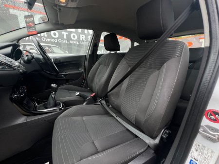 2015 Ford Fiesta - photo 9