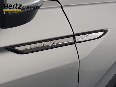 2024 Volkswagen Tiguan Allspace - photo 10