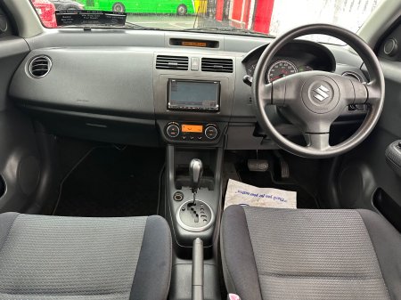 2010 Suzuki Swift - photo 5
