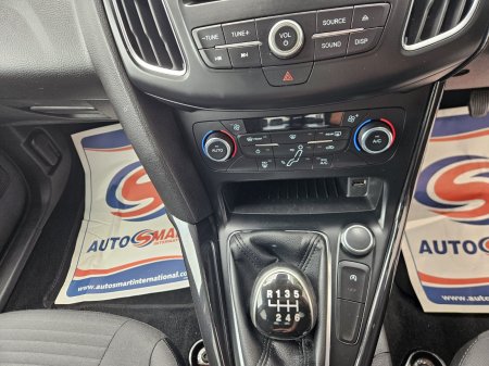 2017 Ford Focus - photo 15