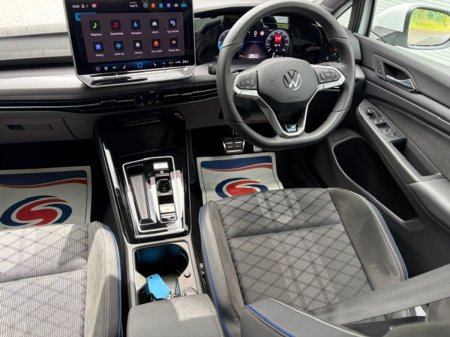 2025 Volkswagen Golf - photo 4