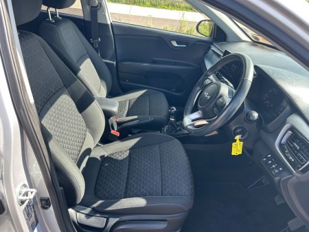 2023 Kia Rio - photo 11