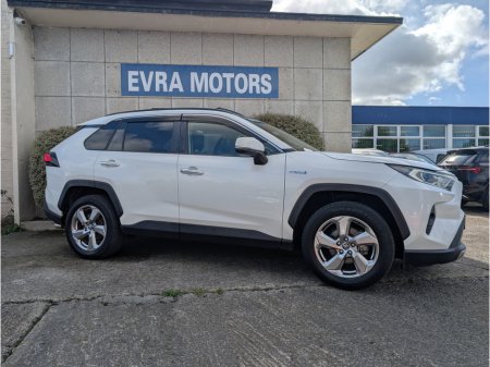 2020 Toyota RAV4 - photo 3