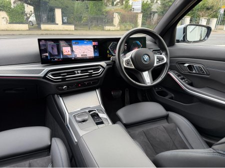 2023 BMW 3-Series - photo 18