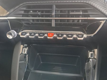 2021 Peugeot 208 - photo 27