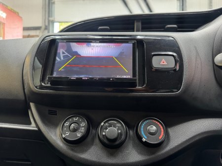 2018 Toyota Vitz - photo 9