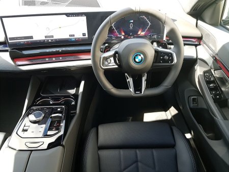 2026 BMW 5-Series - photo 5