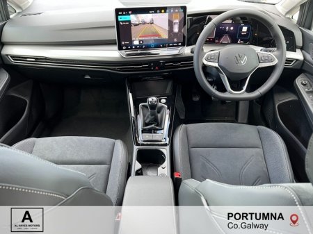 2025 Volkswagen Golf - photo 2