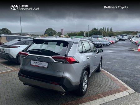 2025 Toyota RAV4 - photo 2