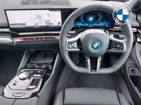 2026 BMW 5-Series - photo 5