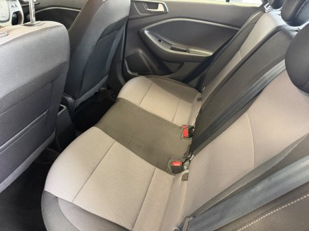 2017 Hyundai i20 - photo 12