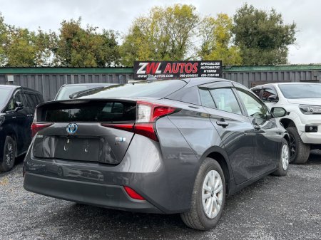 2020 Toyota Prius - photo 7