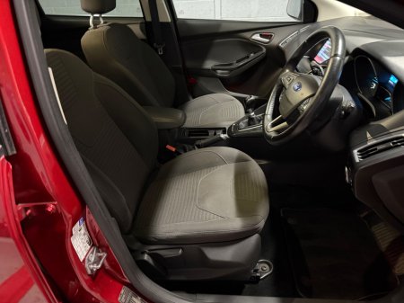 2016 Ford Focus - photo 13